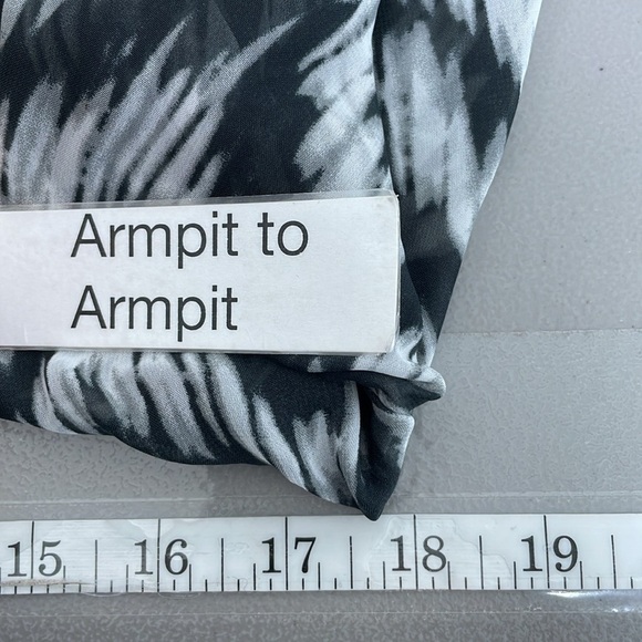 Miken Coverup Womens XL Black White NWT Zig Zag Pattern Embroidered Sheer Poncho - Picture 14 of 16